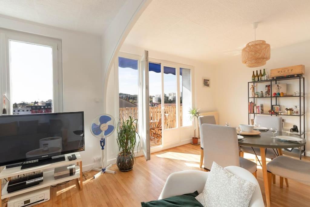 Cabana & Grand Appartement Cosy - Parking & Balcon Villefranche-sur-Saône Zewnętrze zdjęcie
